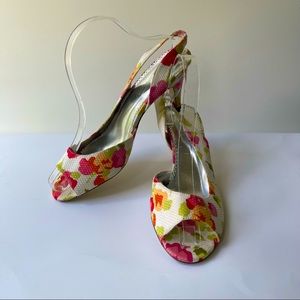 Michelangelo HAPPY peep toe pull-on sling back floral print 3" heels; size 8.5